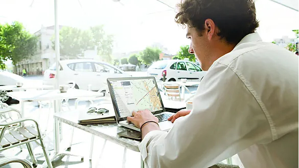 Webfleet solutions for small and medium-sized businesses 4 WEBFLEET solutions for small and medium-sized businesses